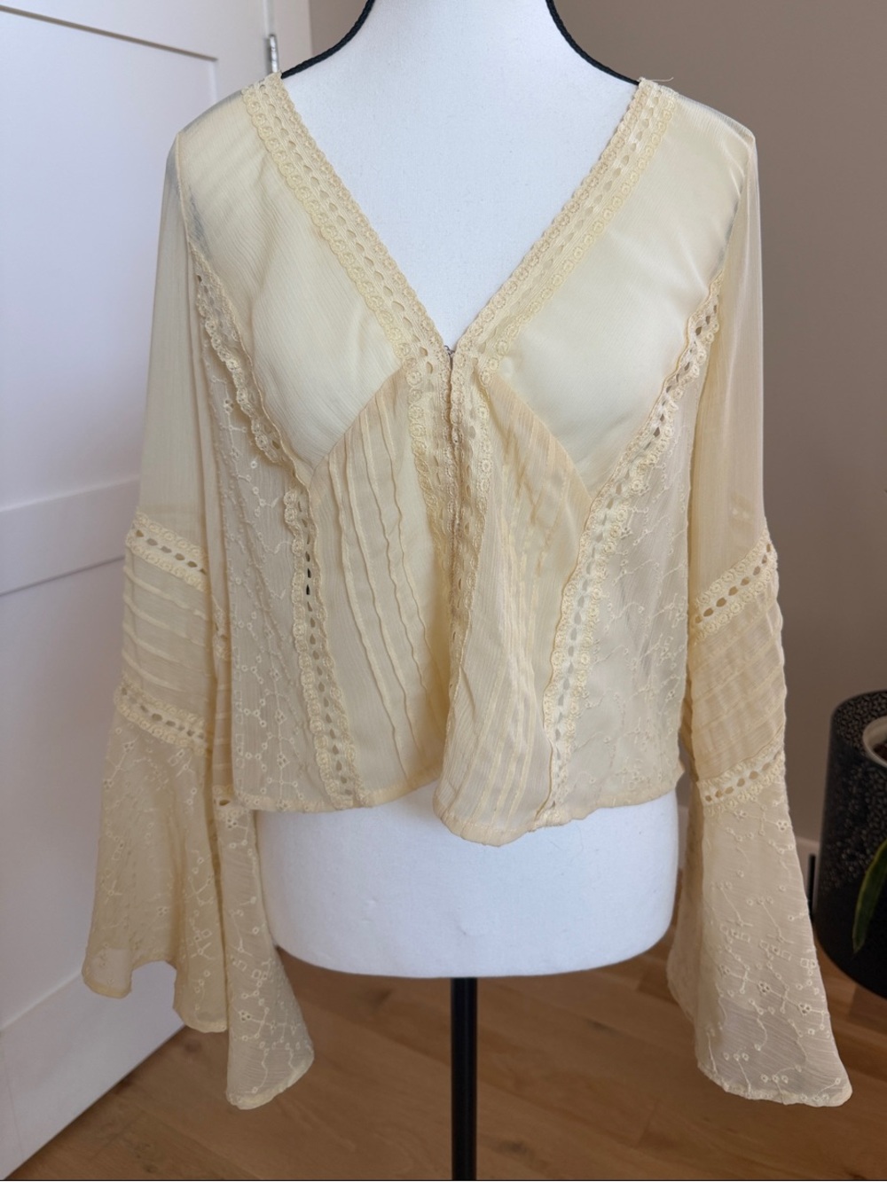 Chelsea & Violet Sheer Cream Lace-Trim Cropped Blouse